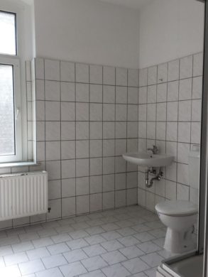 Helles Badezimmer