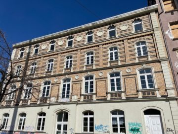 +++5-Raum-Wohnung mit Balkon und Riesenwohnzimmer perfekt für WG+++, 06108 Halle (Saale), Etagenwohnung