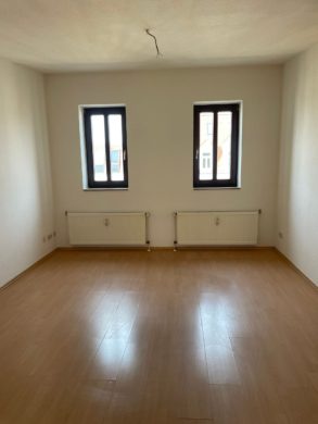 Wohzimmer - +++2-Raum-Wohnung mit Balkon in der Torstraße+++