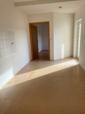 Küche (1) - +++2-Raum-Wohnung mit Balkon in der Torstraße+++