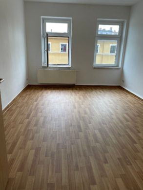 Helles Zimmer mit Fenstern - +++2-Raum-Wohnung mit Einbauküche in der südlichen Innenstadt+++