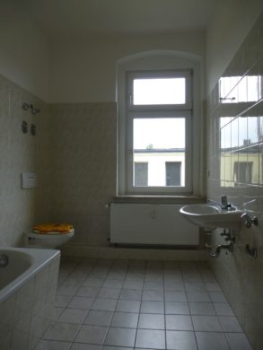 Modernes Badezimmer - Gemütliche 3-Zimmer-Wohnung in Halle (Saale) zur Miete