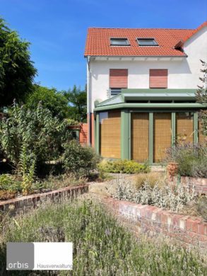 Gartenansicht mit Wintergarten - +++Einfamilienhaus umgeben von Natur+++