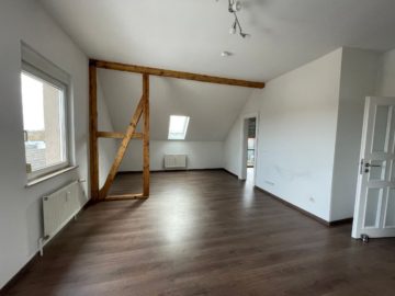 Wohnzimmer 2.Ansicht - +++Dachgeschosswohnung direkt an der Weißen Elster+++