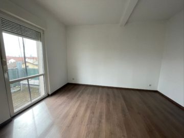 Schlafzimmer - +++Dachgeschosswohnung direkt an der Weißen Elster+++