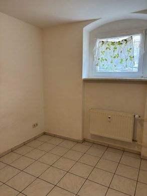 Souterrain-Wohnung Zimmer