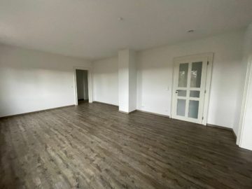 +++4-Raum-Wohnung im Hochparterre direkt an der Elsteraue+++ - Wohnzimmer