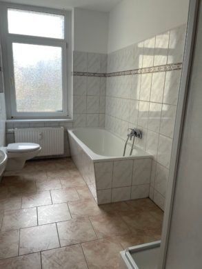 Bad - +++großzügige 3-Raum-Wohnung mit Balkon+++