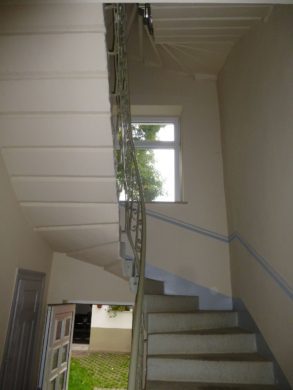 Treppenhaus - ++großzügige 2-Raum-Dachgeschoss-Wohnung direkt am Markt++