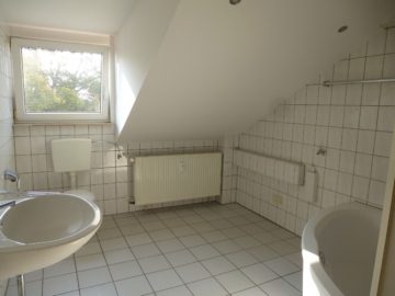 Bad - ++großzügige 2-Raum-Dachgeschoss-Wohnung direkt am Markt++