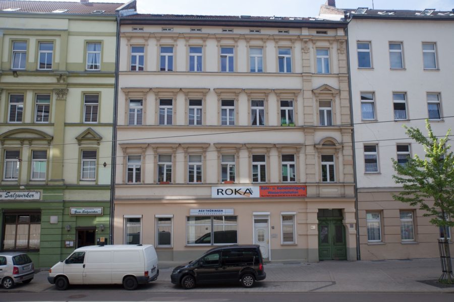 Hausansicht (2) - ++großzügige 2-Raum-Dachgeschoss-Wohnung direkt am Markt++