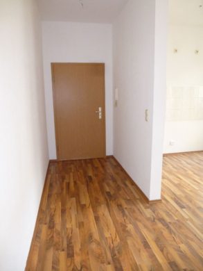Flur mit Holzboden - +++Wohnung mit Balkon im ruhigen Hinterhof+++